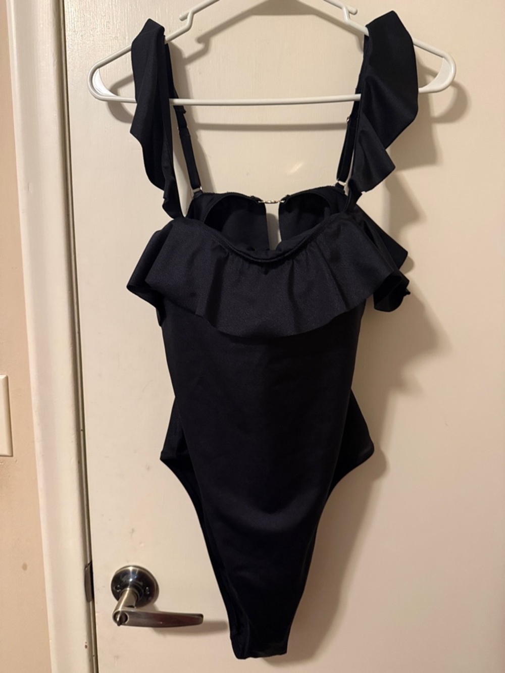 VICTORIA’S SECRET SWIM!  BEAUTIFUL RUFFLED ONE PIECE!  Gently worn! SIZE L. $30